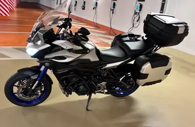 Prenájom Yamaha Tracer 900 (MT-09 Tracer) šport + cestovanie – náhľad 6