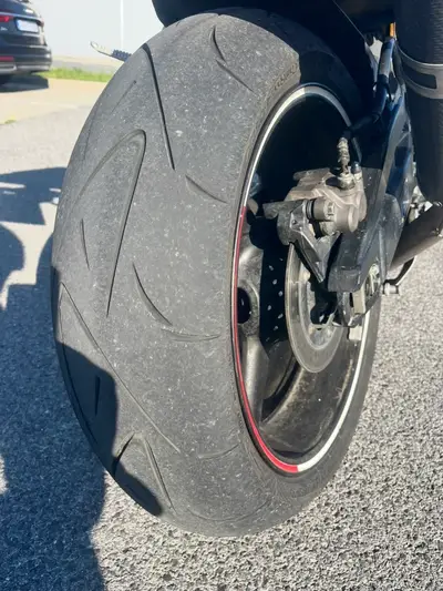 Yamaha R1 – náhľad 4