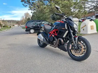 Ducati Diavel Carbon – náhľad 4