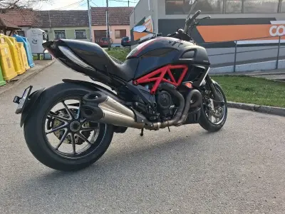 Ducati Diavel Carbon – náhľad 8