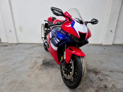 HONDA CBR 1000RR-R FIREBLADE – náhľad 3