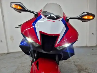 HONDA CBR 1000RR-R FIREBLADE – náhľad 4