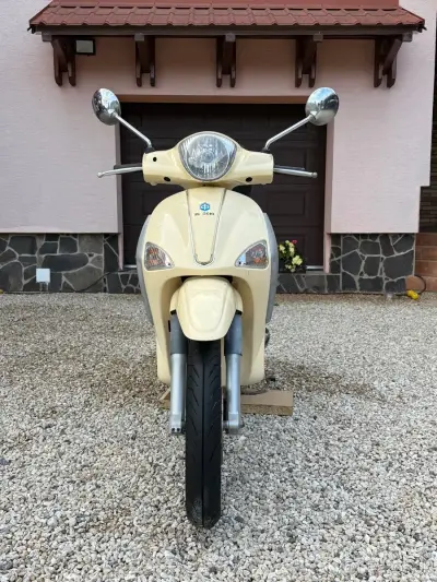 skúter piaggio Liberty 125 – náhľad 3