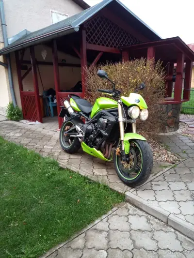 Triumph Street Triple 675 – náhľad 1