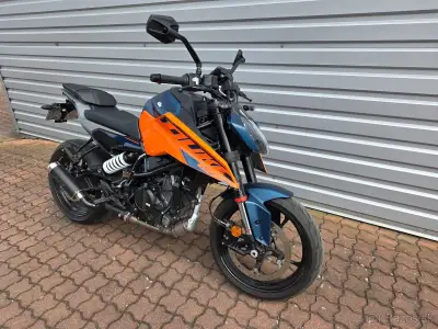 KTM Duke 125 Orange – náhľad 4