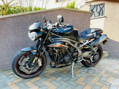 Triumph Speed Triple 1050 RS – náhľad 1