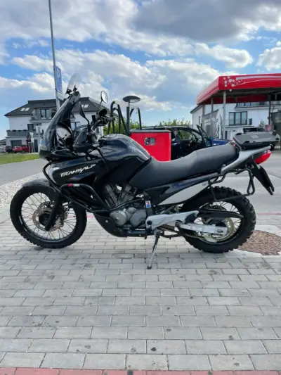 Honda Transalp 650 r.2006 s kuframi a výbavou – náhľad 4