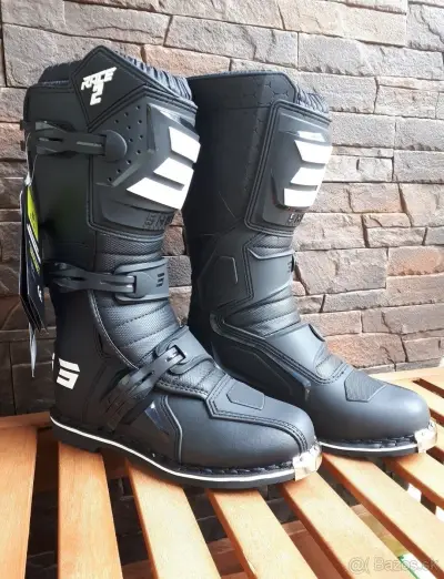 Topánky čižmy boty SHOT čierne