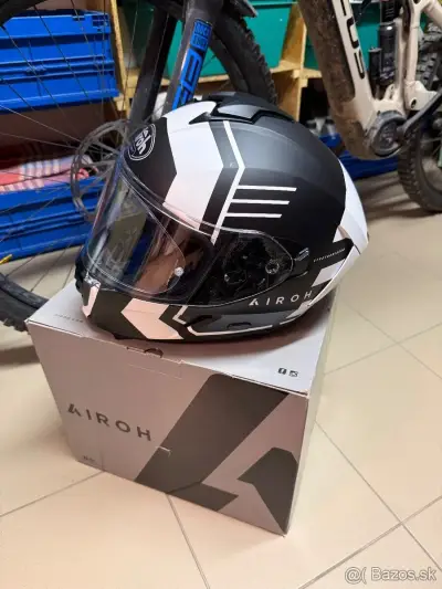 Predám prilbu na cestnú moto – náhľad 2