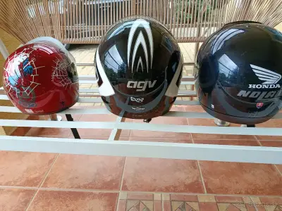 3xPrilba na motocykel – náhľad 2