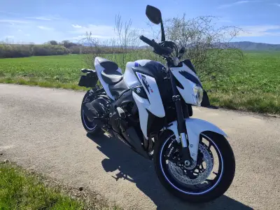 Suzuki GSX s 1000 – náhľad 1