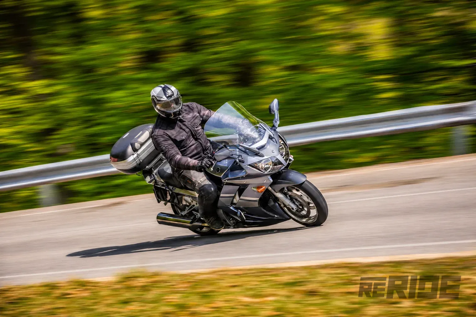 Yamaha FJR 1300 r.v.2007 - foto 1