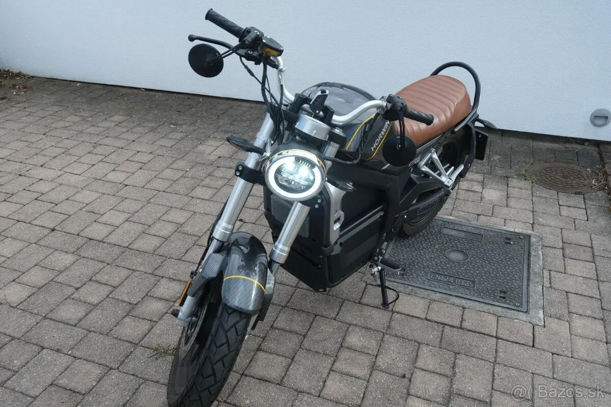 HORWIN CR6 je elektrická mestská motorka v mestskom prostred - foto 1