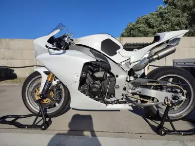 Yamaha YZF R1 2011 + druhá na diely – náhľad 2