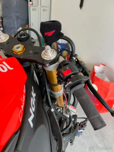 Yamaha R1 RN22 2012 – náhľad 4