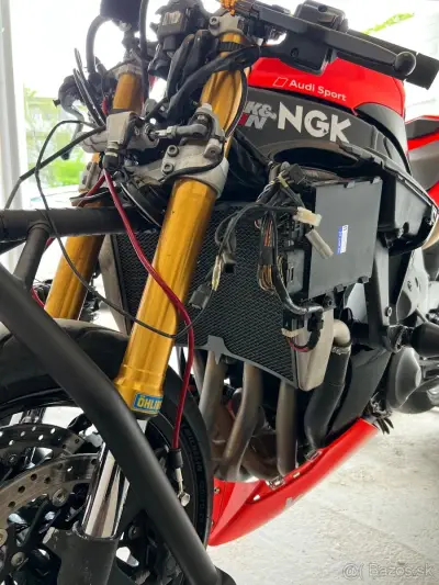 Yamaha R1 RN22 2012 – náhľad 5