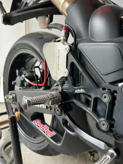 Yamaha R1 RN22 2012 – náhľad 7