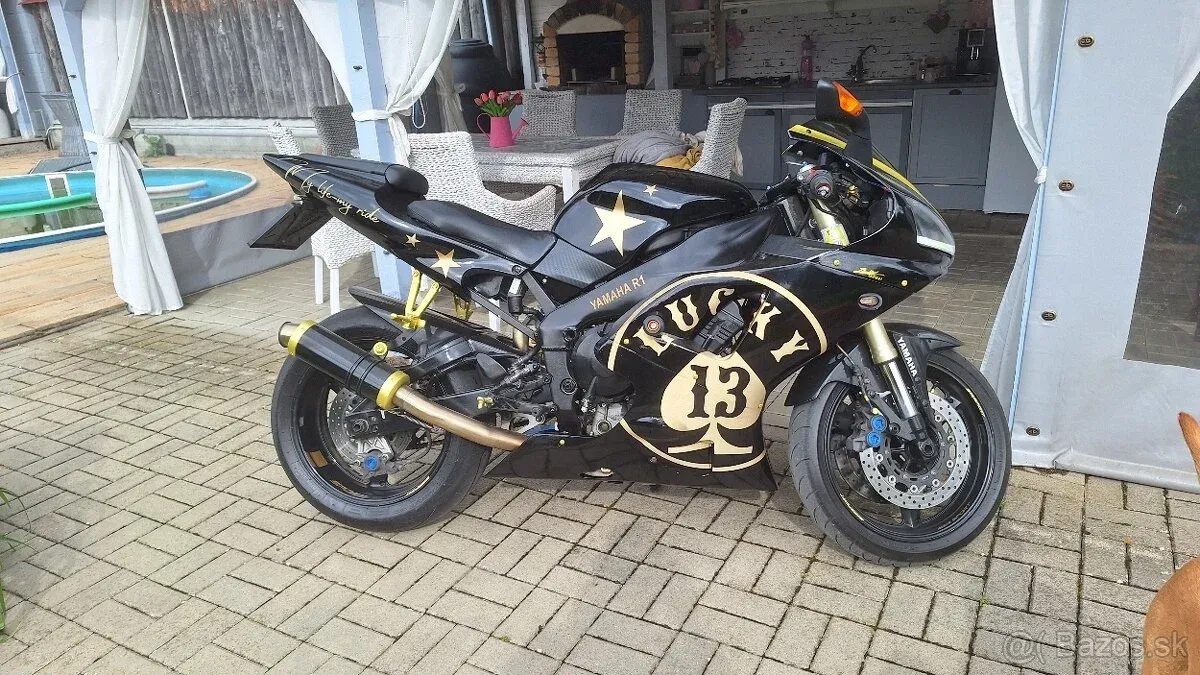 Yamaha R1 - foto 1
