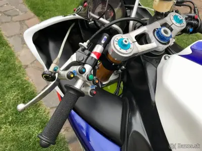 YAMAHA R1 SUPERBIKE – náhľad 8