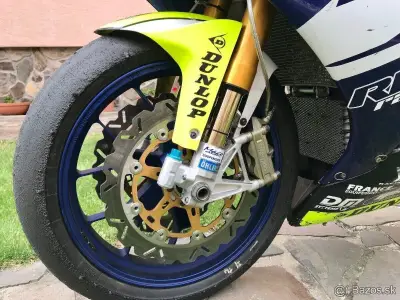 YAMAHA R1 SUPERBIKE – náhľad 9
