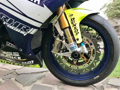 YAMAHA R1 SUPERBIKE – náhľad 10