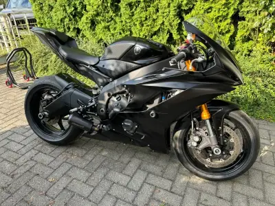 YAMAHA R6 RACE – náhľad 1