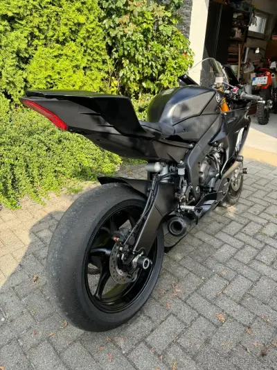 YAMAHA R6 RACE – náhľad 3