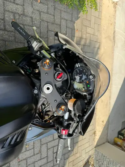 YAMAHA R6 RACE – náhľad 6