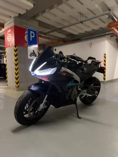 Aprilia Tuono 660 Factory + Rizoma doplnky a MIVV výfuk – náhľad 3