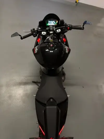 Aprilia Tuono 660 Factory + Rizoma doplnky a MIVV výfuk – náhľad 4