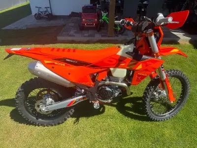 KTM EXC-F 250 6DAYS 2025 – náhľad 3