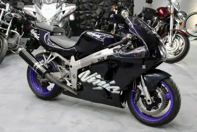 Kawasaki Ninja ZX-7R – náhľad 1