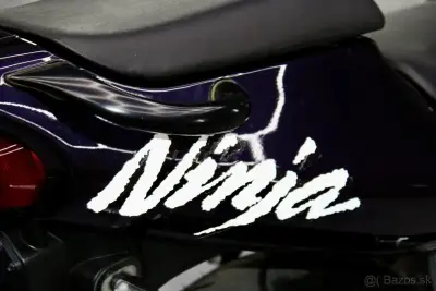 Kawasaki Ninja ZX-7R – náhľad 7