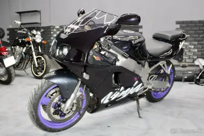 Kawasaki Ninja ZX-7R – náhľad 8
