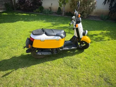 predám skúter Yamaha giggle 4T 50 – náhľad 2