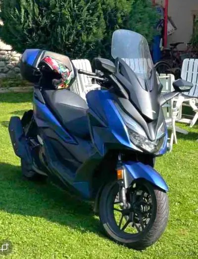 Honda Forza 125 Smart kufor, r.2022,kup SR – náhľad 1