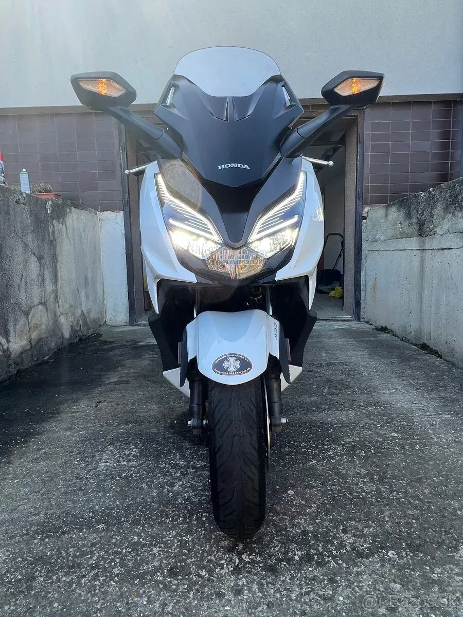 Honda Forza 125 - foto 1
