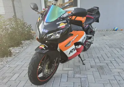 Honda cbr 1000rr 2004 sc57 – náhľad 1