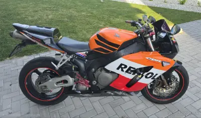 Honda cbr 1000rr 2004 sc57 – náhľad 5