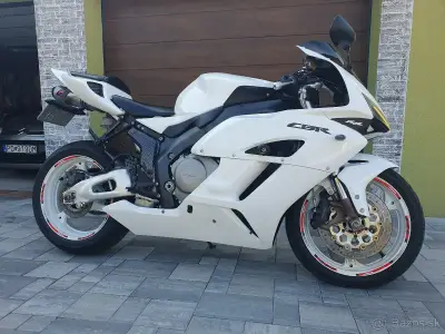 Honda CBR 1000rr – náhľad 1