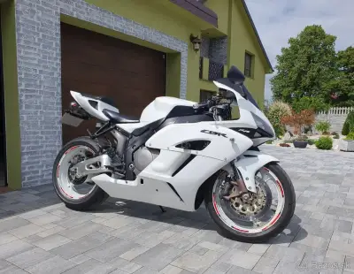Honda CBR 1000rr – náhľad 8