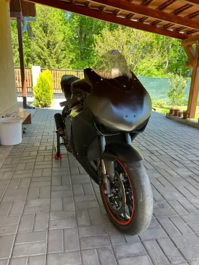 Honda CBR 1000RR (2014) okruhovka – náhľad 1