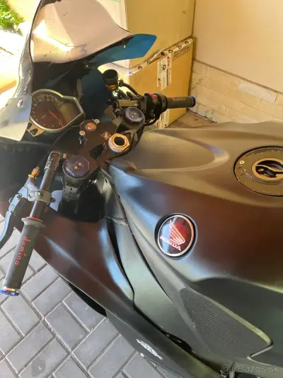 Honda CBR 1000RR (2014) okruhovka – náhľad 5