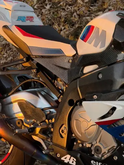 BMW S1000RR – Akrapovič, karbon, top stav – náhľad 2