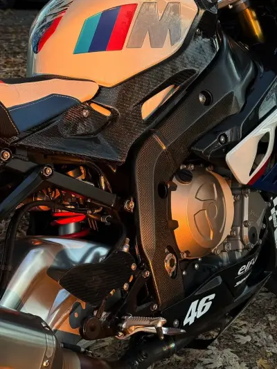 BMW S1000RR – Akrapovič, karbon, top stav – náhľad 8