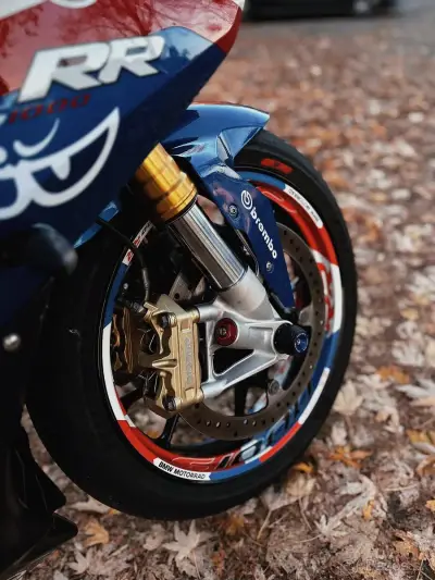 BMW S1000RR – Akrapovič, karbon, top stav – náhľad 10