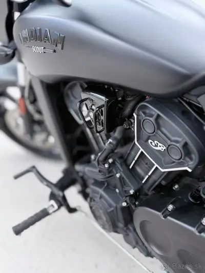 Indian Scout Rogue black s výfukmi Jekkil&Hyde – náhľad 9