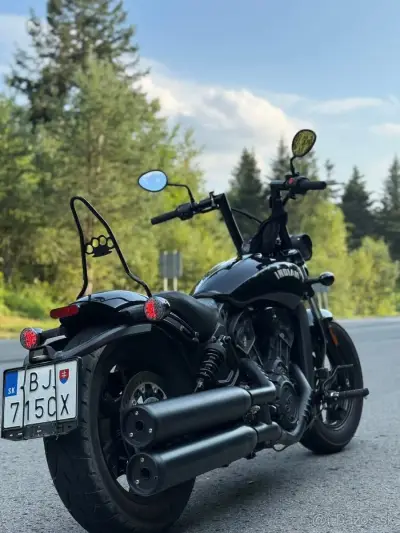 Indian Scout Sixty Bobber – náhľad 2