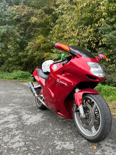 Honda cbr 1100XX superblackbird – náhľad 3