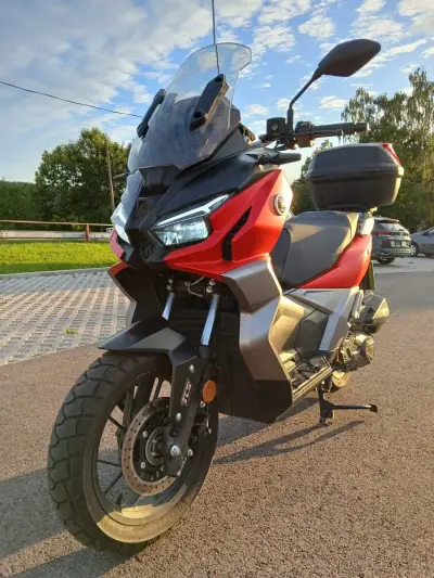 VOGE SR1 125i ADV červená – náhľad 2